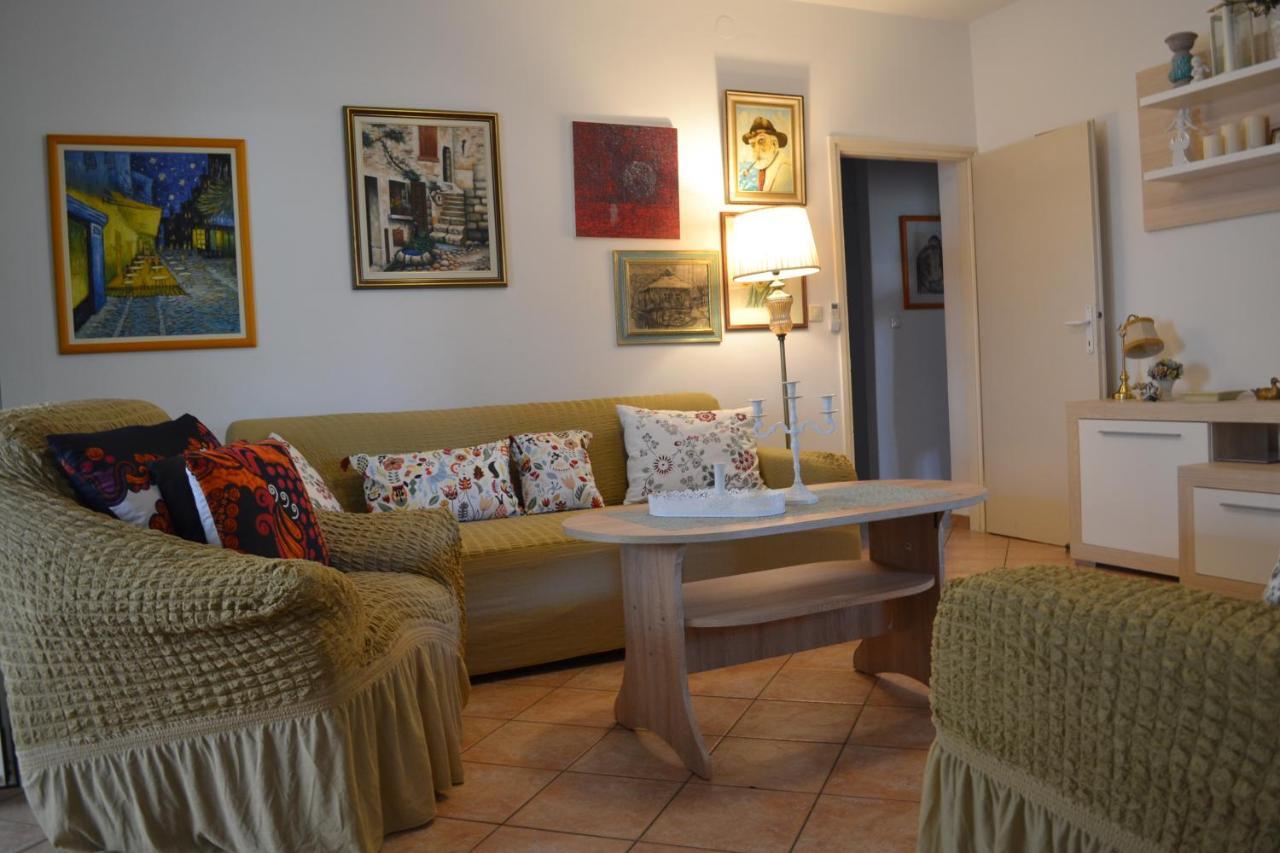 Apartments Lucija ซรีมา ภายนอก รูปภาพ